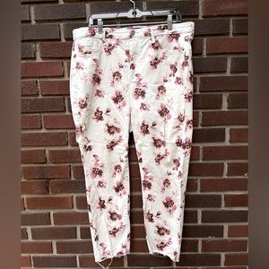 NYDJ jeans, released hem detail, floral print 14W EUC like new